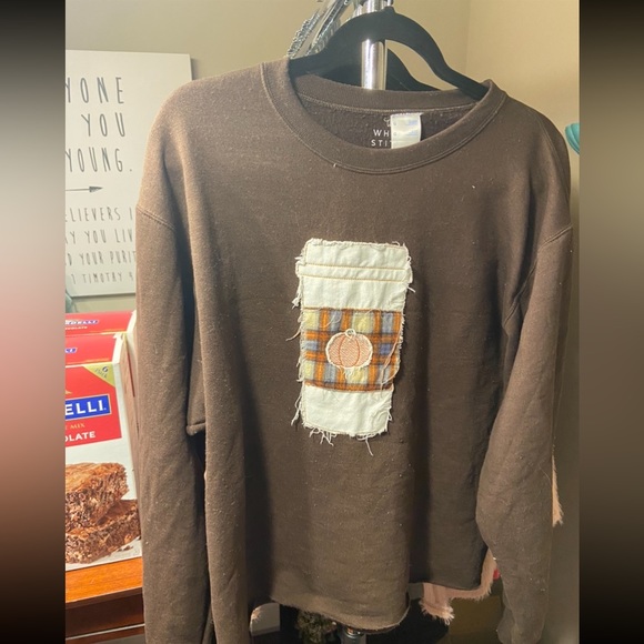 Tops - Hand Appliquéd Sweatshirt 🤎